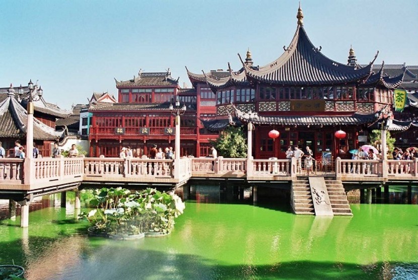 Salah satu wisata di Shanghai, China. Sejumlah objek wisata di Shanghai ditutup lagi cegah penularan Covid-19. Ilustrasi.