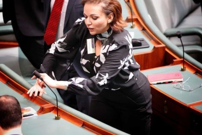 Salah seorang anggota baru DPR (House of Represetatives) Australia, Anne Aly, menjalani masa orientasi. 