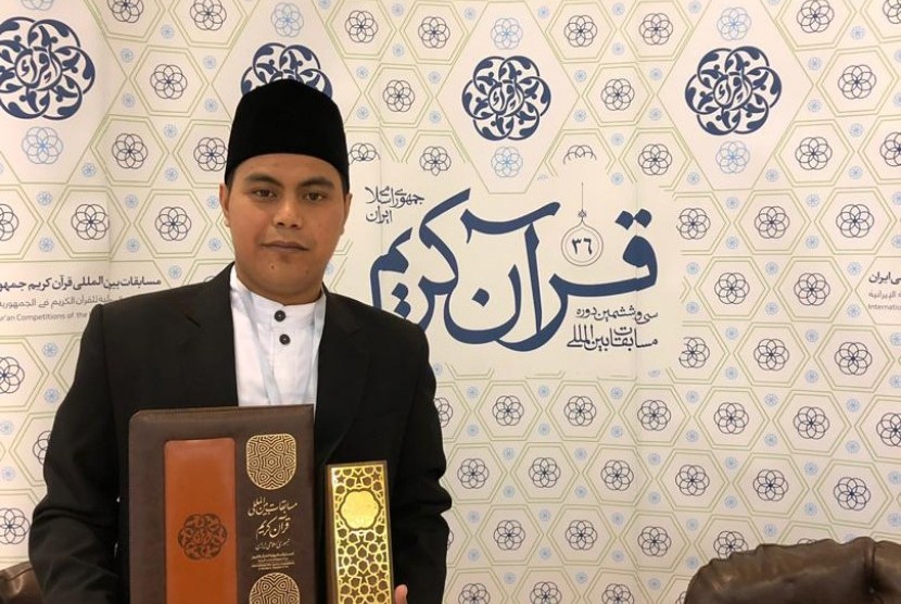 Salman Amrillah qori dari Provinsi Jawa Barat, meraih juara kategori tilawah dewasa pria pada ajang MTQ Internasional Iran ke-36. 