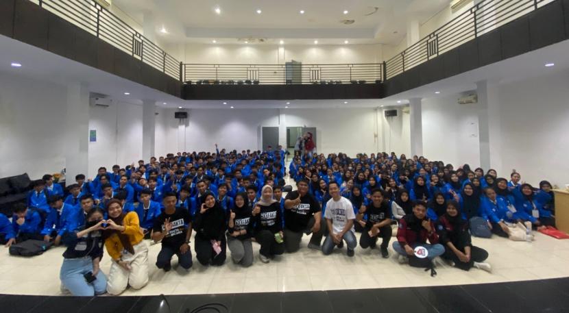 Sambut kehadiran mahasiswa baru, Universitas BSI Kampus Pontianak menyelenggarakan Program Pengenalan Kehidupan Kampus bagi Mahasiswa Baru (PPKMB).