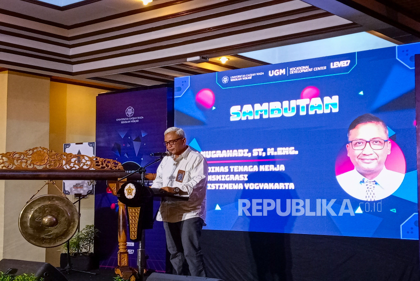 Sambutan dari Kepala Dinas Tenaga Kerja dan Transmigrasi DIY, Aria Nugrahadi, dalam pembukaan Career Days 2025 yang digelar oleh Sekolah Vokasi (SV) UGM Selasa (6/5/2025).