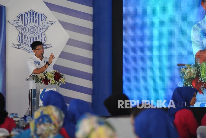 Sambutan Kakorlantas. Kepala Korlantas Polri Irjen. Pol. Royke Lumowa memberikan sambutan dalam rangka Hut Lalu Lintas Polri ke 62 di Kantor Kolantas Polri, Jakarta, Jumat (22/09).