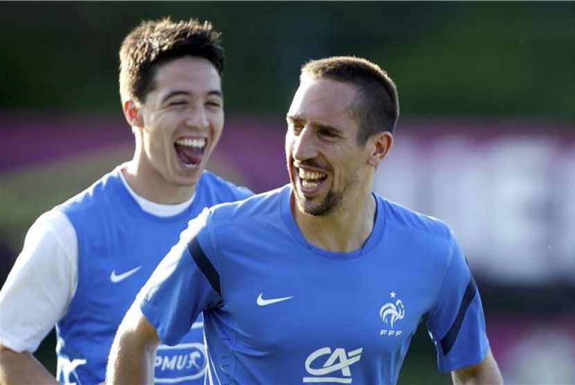  Samir Nasri (kiri) dan Franck Ribery 