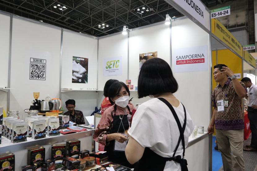 Sampoerna Entrepreneurship Training Center (SETC) memberangkatkan lima wirausahawan binaannya untuk memamerkan dan memasarkan produk-produk unggulannya dalam Wellness Food Japan 2023 yang berlangsung di Tokyo Big Sight, 2-4 Agustus 2023. 