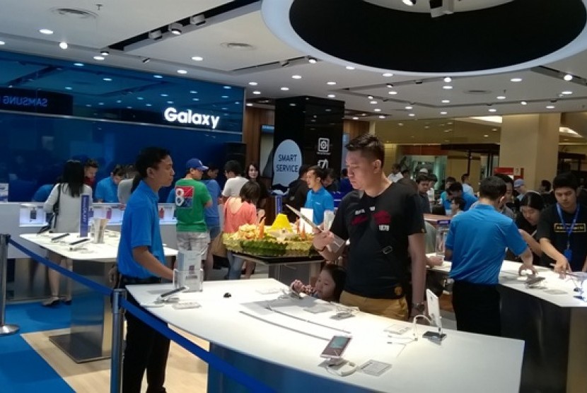 Samsung Experience Shop di Mal Emporium Pluit