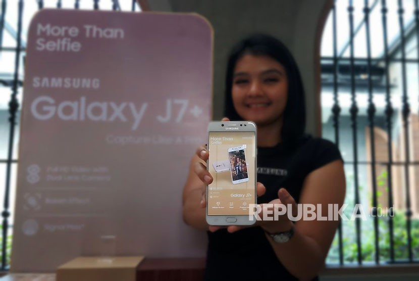 Samsung Galaxy J7+ Ponsel Milenials Berkamera Ganda