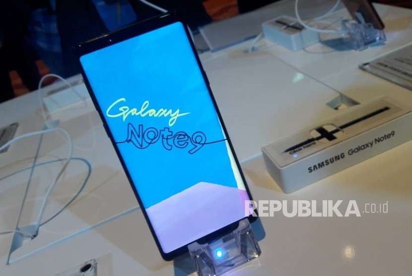Samsung Galaxy Note 9. Samsung kedapatan mempromosikan produk Galaxy Note 9 lewat iPhone