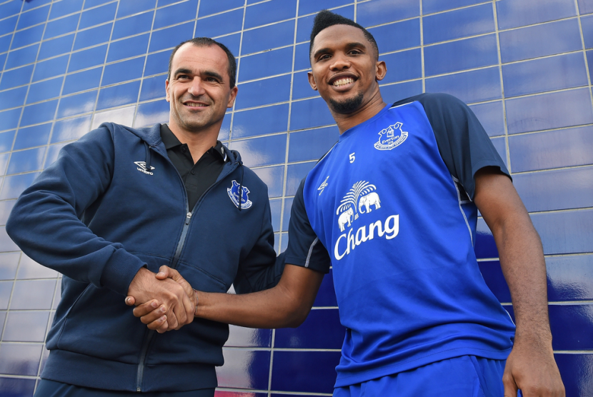 Samuel Eto'o dan pelatih Roberto Martinez.