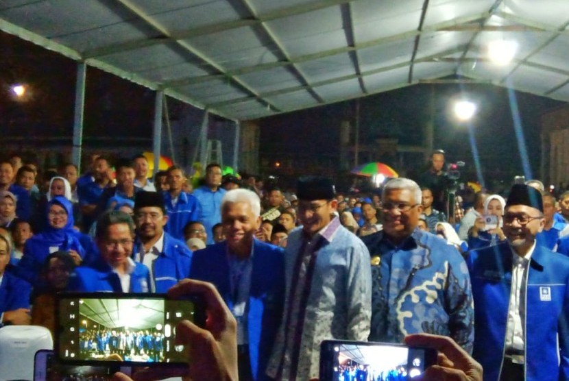 Sandiaga Salahuddin Uno hadir dalam Kongres V PAN di Lapangan MTQ, Kendari, Sulawesi Tenggara, Senin (10/2).