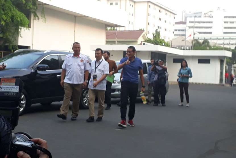 Sandiaga Uno ketika tiba di RSPAD Gatot Subroto, Jakarta, Senin (13/8) pagi.