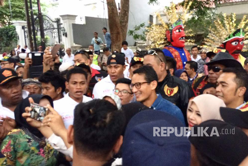 Sandiaga Uno saat hadiri Pesta Rakyat di Jalan Cicurug, Menteng, Jakarta Pusat, Jumat (5/5) petang. 