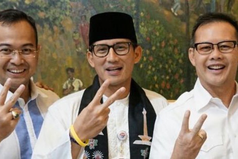 Sandiaga Uno sempat bertemu dengan Bupati Lahat Saifudin Aswari Rivai dan Walik Kta Pangkalpinang Muhammad Irwansyah di Restoran Pempek Pak Raden, Jakarta Selatan, Ahar (21/1). Aswari-Irwanyash akan maju di Pilgub Sumsel 2018.