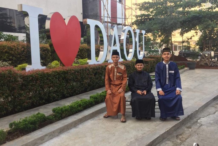 Santri Daaqu diundang Korean Muslim Federation untuk menjadi imam masjid di Korea Selatan.