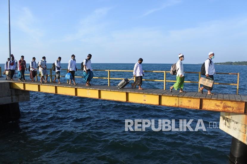 Santri Kepulauan Madura Kembali Ke Pesantren | Republika Online