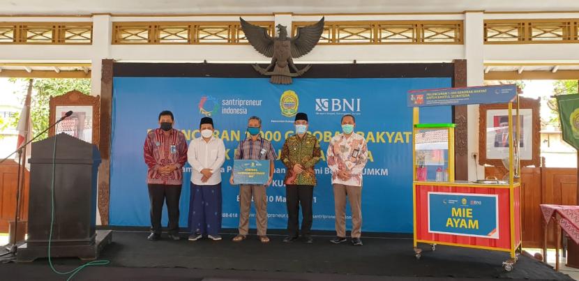 Santripreneur Indonesia bersama dengan Bank BNI Cabang Yogyakarta dan Pemda Bantul meluncurkan program  1.000 Gerobak untuk  Bantul Sejahtera, Rabu (10/3).