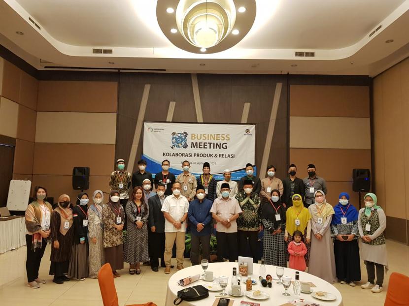 Santripreneur Indonesia menggelar  Business Meeting Kolaborasi Produk dan Relasi di Bandung, Kamis (30/9).