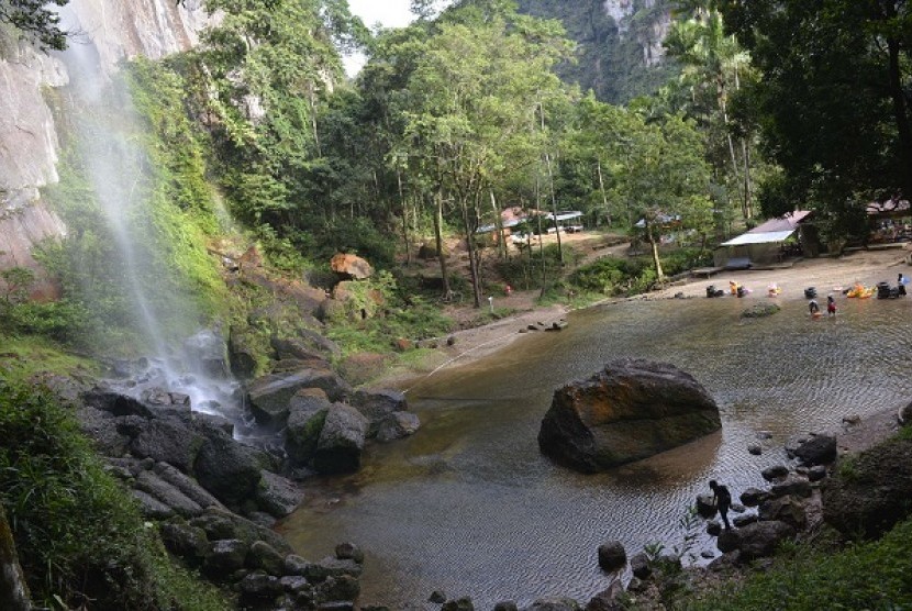 Sarasah Bunta in Harau Valley, West Sumatra (file photo)