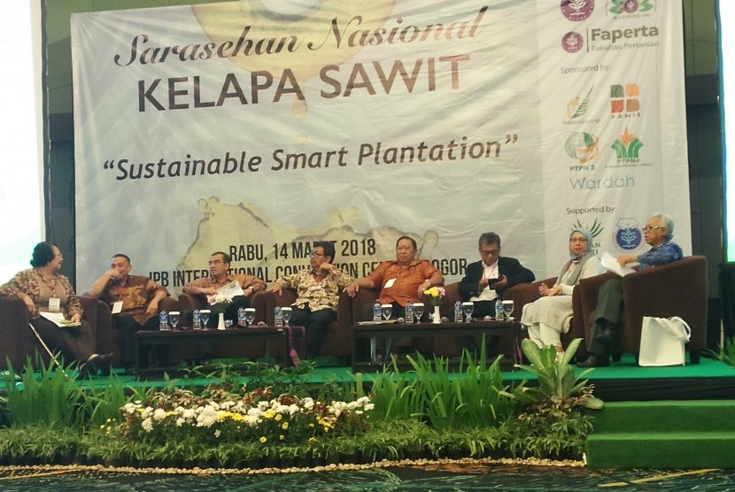 Sarasehan Nasional Kelapa Sawit, (14/3) di IPB International Convention Center (IICC). Tema sarasehan ini adalah “Sustainable Smart Plantation”.
