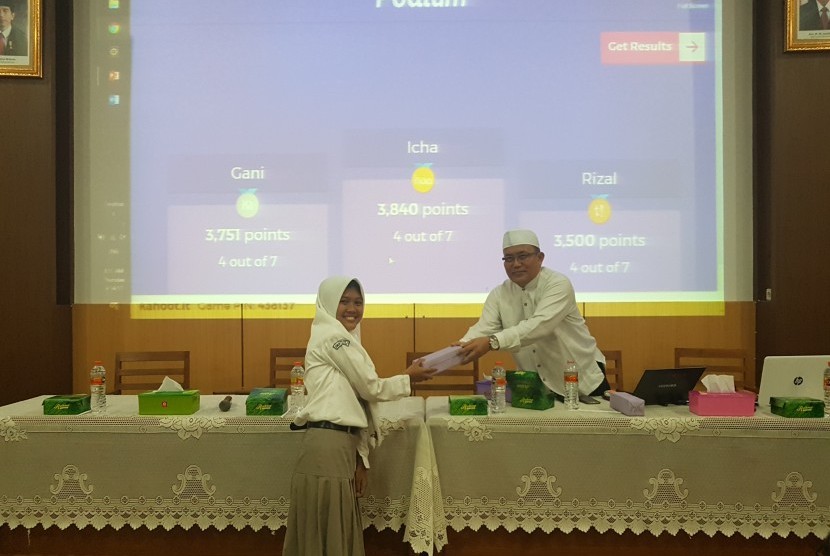 Sarasehan Remaja Masjid, Pengembangan Karakter Berbasis Tasawuf di SMA 1 Jepara, Jawa Tengah. 