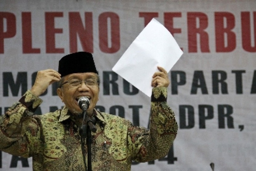 Sastrawan Taufik Ismail.