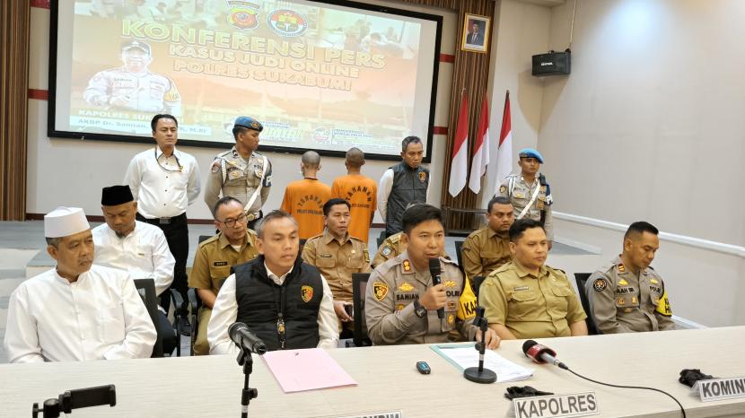 Satreskrim Polres Sukabumi menetapkan tersangka lainnya yaitu berinisial AS alias T (39 tahun) dalam kasus promosi situs judi online di media sosial Tiktok @Sadbor86. Sebelumnya, Gunawan alias Sadbor ditetapkan sebagai tersangka kasus tersebut. 