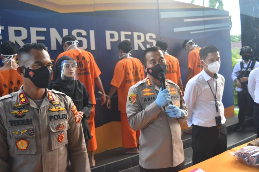 Polresta Cirebon mengamankan 13 tersangka pengedar dan pemakai narkoba selama Januari-Maret 2022.
