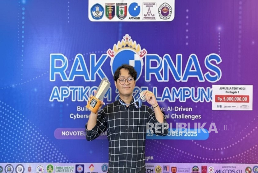 Mahasiswa Prodi Informatika UNM Menang di Sains Data dan Taekwondo