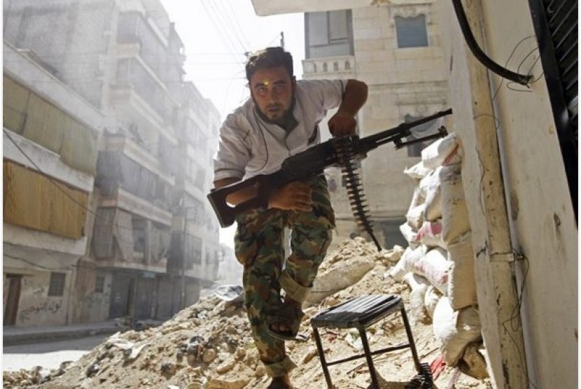 Satu anggota pemberontak Suriah di Kota Aleppo