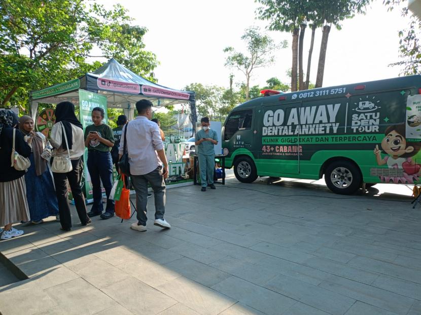 SATU Dentour, layanan curhat gigi keliling gratis pertama di Indonesia untuk menjangkau masyarakat. 