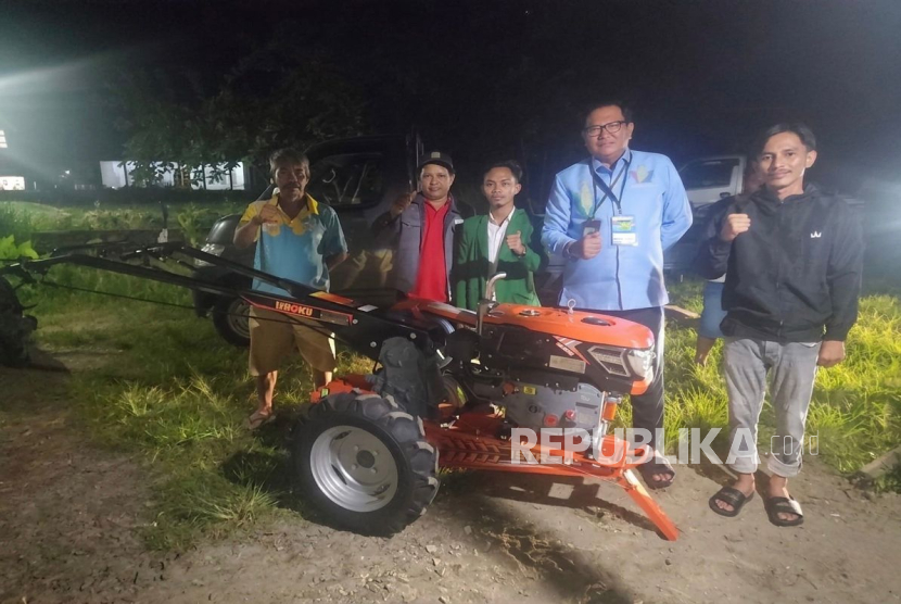 Mahasiswa Sampaikan Aspirasi Petani kepada Mentan Amran, Hand Tractor Tiba di Pohuwato Dini Hari