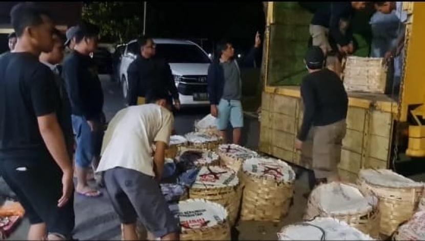 Satuan Reserse Narkoba Polres Metro Jakarta Barat (Jakbar) menggagalkan upaya penyelundupan ratusan kilogram ganja di Kabupaten Sijunjung, Sumatera Barat.