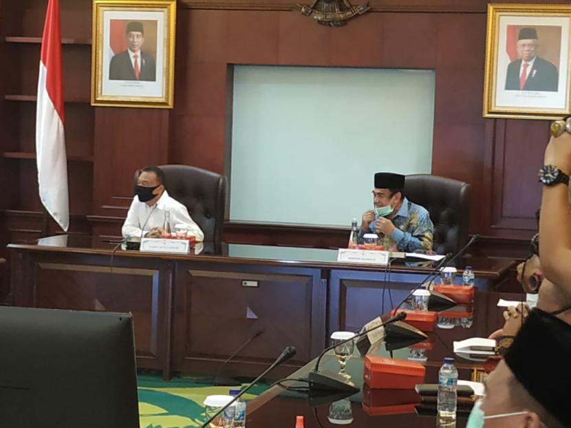 Menteri Agama Fachrul Razi bertemu Satuan Tugas Lawan Covid-19 DPR  di kantor Kementerian Agama, Jakarta, Kamis (28/5). Mereka membahas terkait persiapan penerapan kebijakan normal baru (new normal).