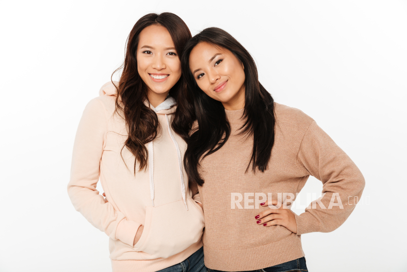 Saudari (ilustrasi). Menurut psikolog, anak sulung perempuan memang sering diposisikan sebagai sosok pengganti orang tua.
