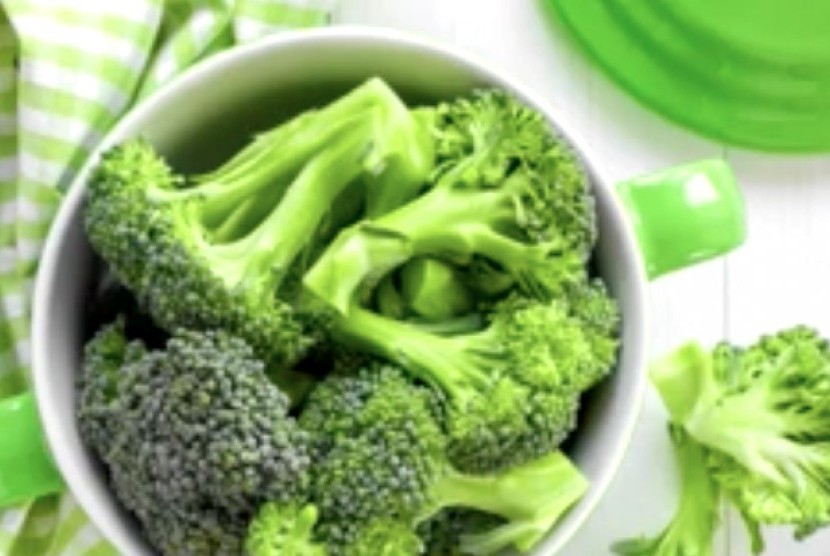 senyawa yang ditemukan dalam brokoli, dapat membantu menghilangkan racun dari retina.
