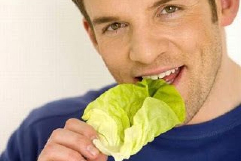 Sayur membantu meningkatkan kualitas sperma pria.