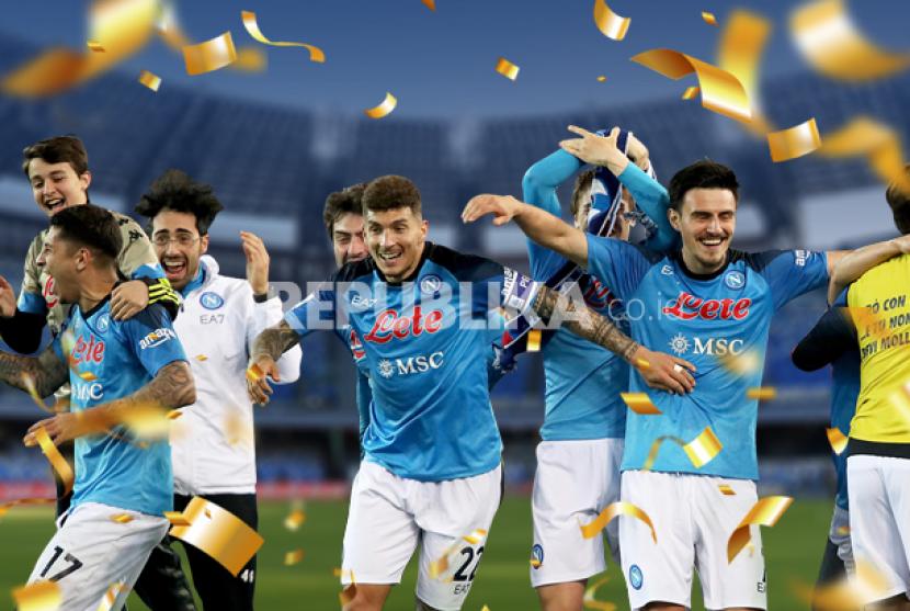 Scudetto Napoli. Para pemain Napoli berpesta juara Liga Italia Serie A. 