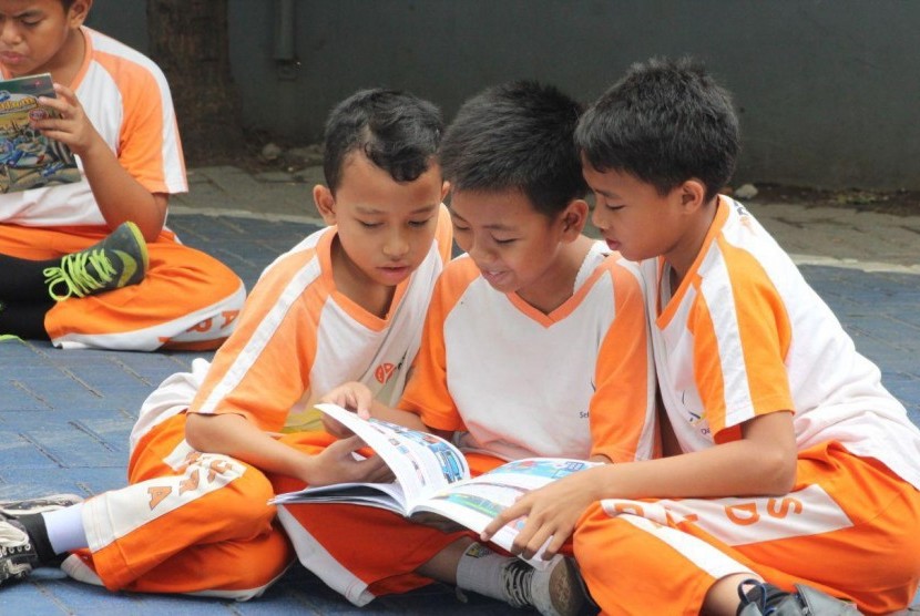 SD Juara Paragon Cimahi dengan kegiatan Gerakan Literasi Sekolah, Readathon.