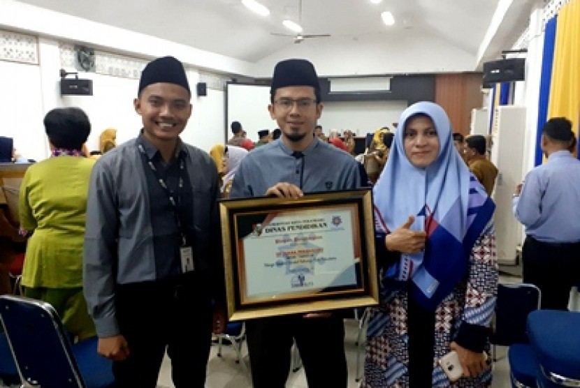 SD Juara Pekanbaru mendapat penghargaan sebagai sekolah sahabat keluarga (SSK). 