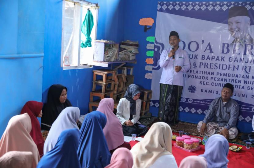 SDG memberikan pelatihan di desa Pancalaksana, Curug, Kota Serang, Banten.