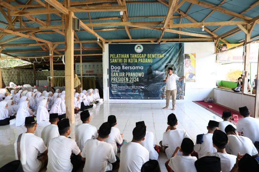 SDG memberikan penyuluhan dan pelatihan tanggap bencana untuk para santri di Kota Padang. 