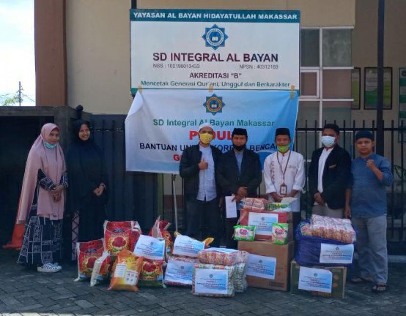 SDIT Albayan Makassar, Sulawesi Selatan menyerahkan  sumbangan kepada BMH untuk disalurkan kepada  korban bencana gempa Sulawesi Barat. 