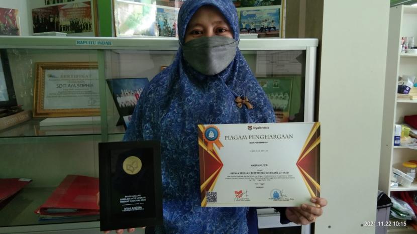 SDIT dan SMP Bisnis Aya Sophia Islamic School di Kabupaten Tangerang mendapat penghargaan.