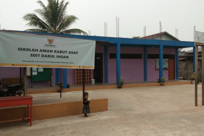SDIT Darul Ihsan  Pontianak menjadi percontohan sekolah ramah asap yang dikembangkan oleh Baznas.