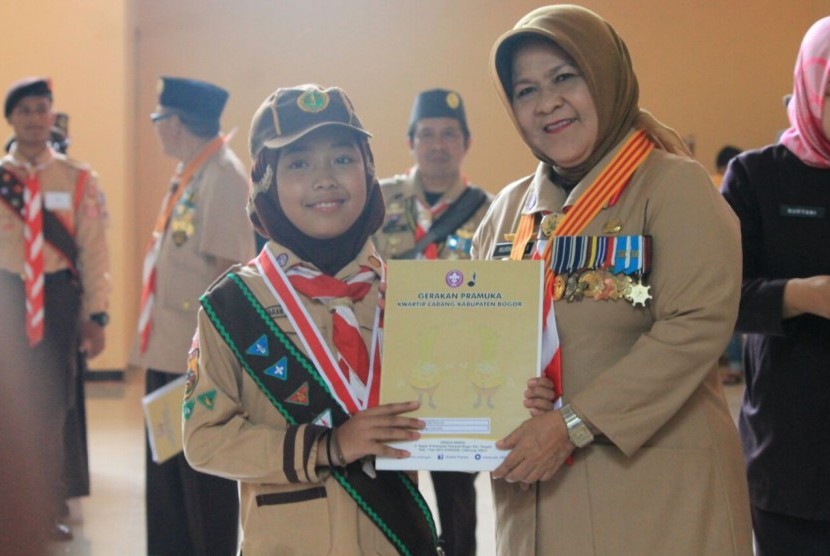 SDT Bina Ilmu Parung meraih nilai A dalam akreditasi Gugus Depan (Gudep) Gerakan Pramuka yang dilakukan Kwartir Cabang  Kabupaten Bogor. 