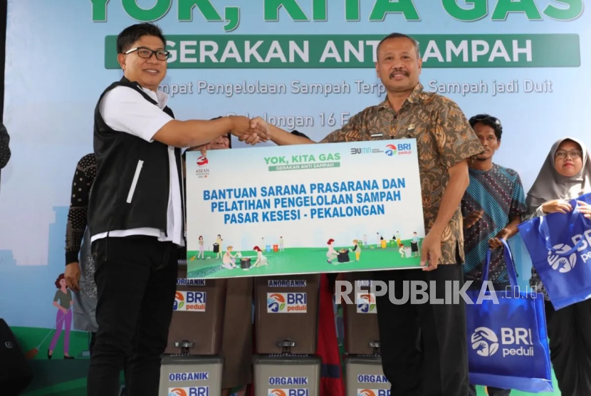 Sebagai bagian dari besaran program Zero Waste to Landfill, PT Bank Rakyat Indonesia (Persero) Tbk atau BRI mengajak masyarakat berperan aktif untuk mengurangi volume sampah melalui Gerakan BRI Peduli Yok Kita GAS.