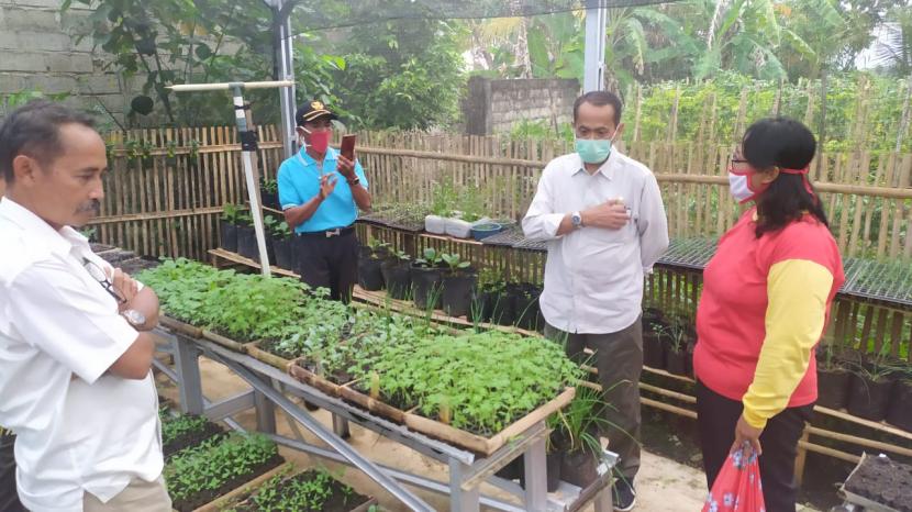 Sebagai lokasi yang berdekatan dengan zona merah, Lampung menjadi salah satu daerah yang ketat terhadap pengawasan penyebaran wabah Covid-19. Hal ini berdampak pada dinamika ekonomi masyarakat, termasuk ketahanan pangan keluarga sebagai akibat dari pembatasan berskala yang diterapkan di beberapa wilayah. 