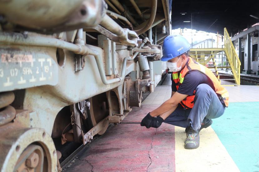 Sebagai perusahaan BUMN penyedia jasa layanan transportasi kereta api, PT Kereta Api Indonesia (Persero) berkomitmen untuk memberikan pelayanan terbaik kepada pelanggannya. Salah satu upaya untuk mewujudkan pelayanan tersebut adalah dengan konsisten menjadikan keselamatan dan keamanan perjalanan kereta api sebagai tujuan utama