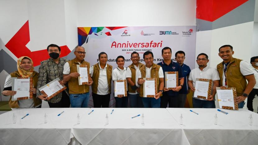 Sebagai rangkaian kegiatan menyambut HUT ke 57 PT Telkom Indonesia (Persero) Tbk (Telkom) berupa “Anniversafari Telkom Indonesia” di Telkom Regional II Jabbodetabek yang diadakan di neuCentrIX Meruya, Senin (13/6/2022).