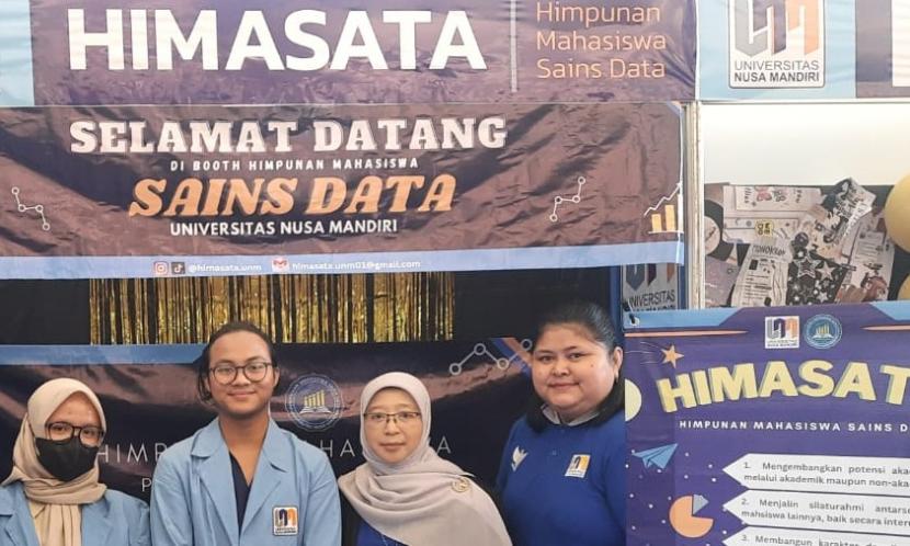 Sebagai salah satu wadah pengembangan, Himpunan Mahasiswa Sains Data (HIMASATA) akan hadir mensukseskan kegiatan Pengenalan Kehidupan Kampus Mahasiswa Baru (PKKMB) UNM 2024, pada Sabtu dan Minggu, 21-22 September 2024 di Universitas Nusa Mandiri Kampus Margonda, Depok.