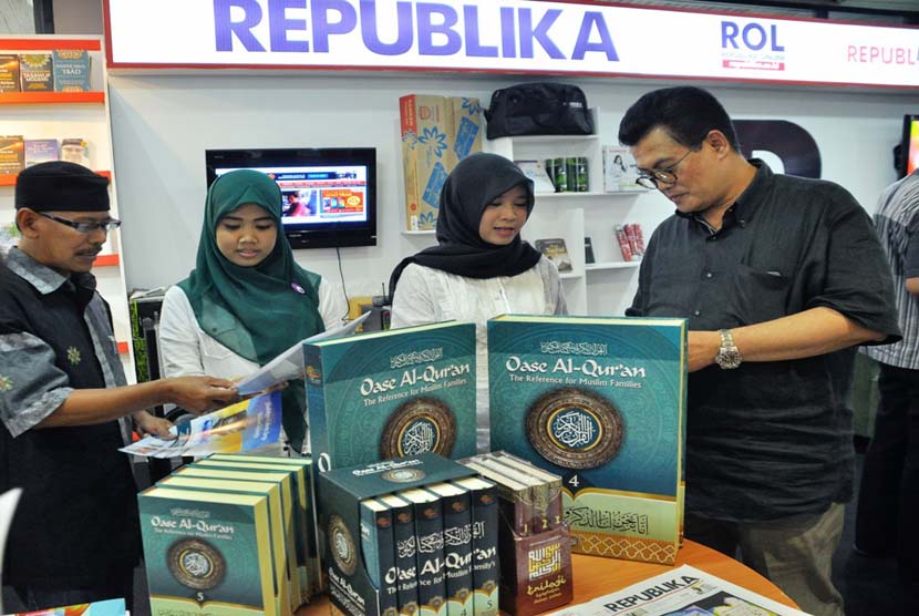 Sebagian Oase Al-Qur'an dipamerkan di Islamic Book Fair 2015 yang dgelar di Istora Gelora Bung Karno Jakart, akhir Februari hingga awal Maret 2015.